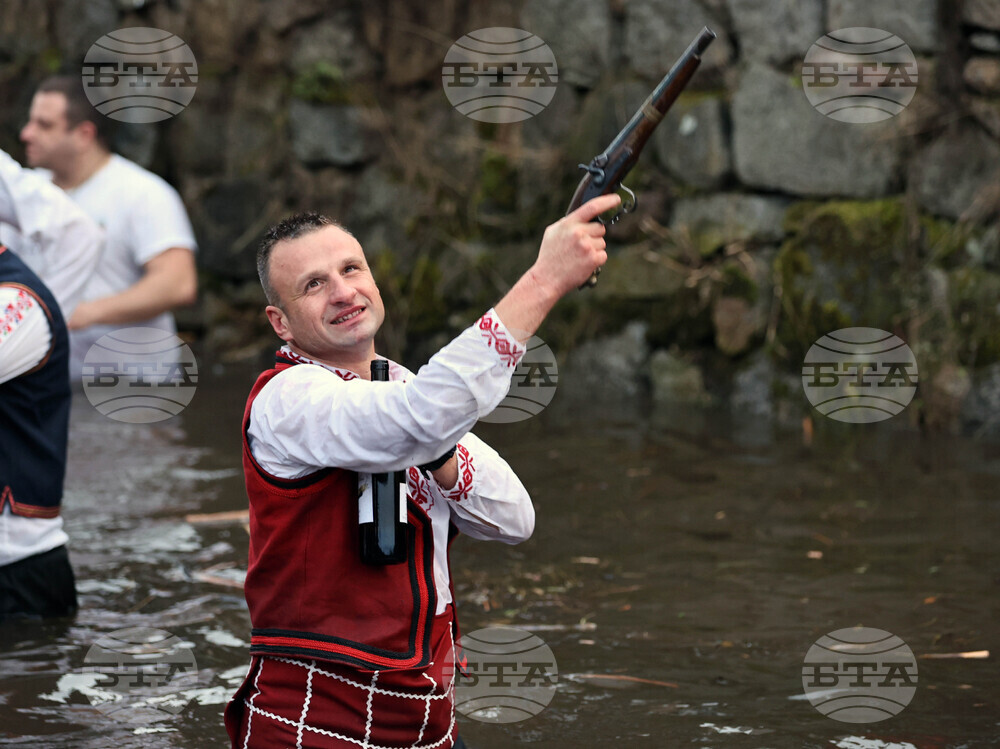 Калофер - Богоявление - мъжко хоро