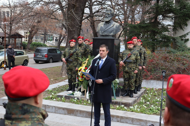 На Богоявление Хасково се преклони пред героизма на Христо Ботев и освети знамената на Българската армия 