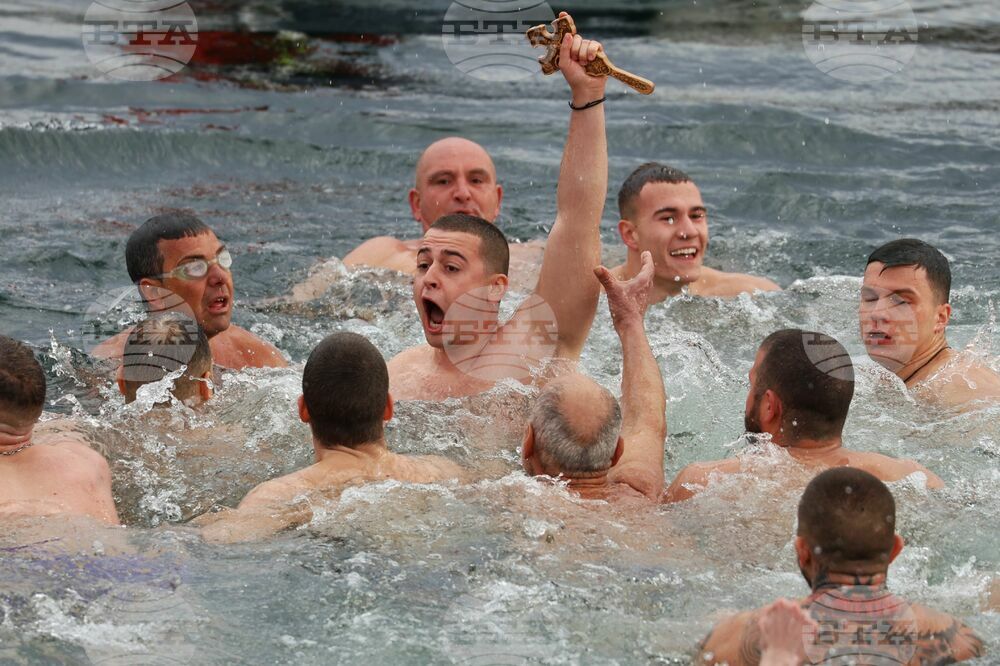 Кръстът за Богоявление ще бъде хвърлен в ледените води на езерото в ж.к. "Дружба" 1 в София