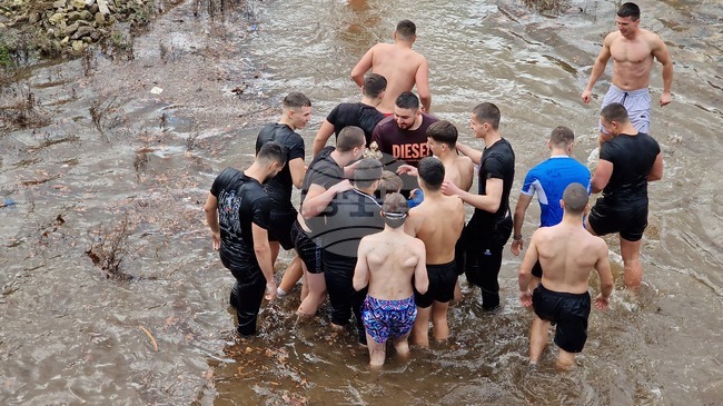 Ритуалът по хвърляне на богоявленския кръст в Петрич ще започне в 10:30 часа в квартал "Виздол"
