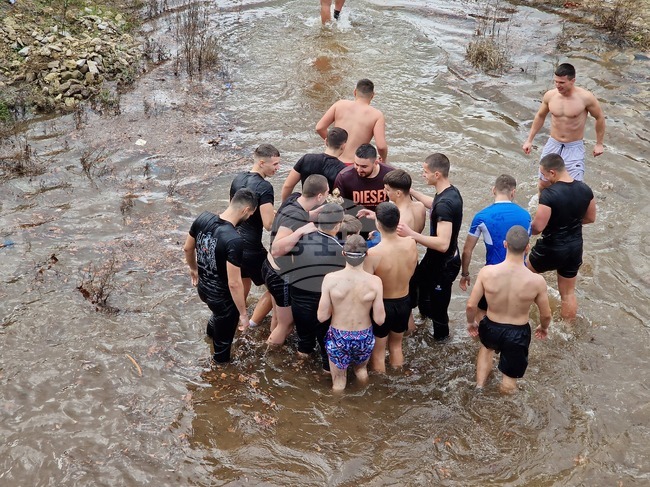 Ритуалът по хвърляне на богоявленския кръст в Петрич ще започне в 10:30 часа в квартал "Виздол"