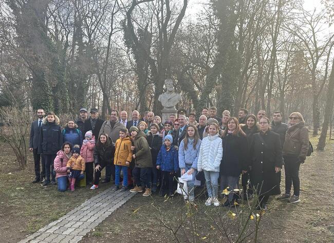 Община Русе: Зам.-кметът Енчо Енчев поднесе венец на паметника на Христо Ботев в Букурещ 