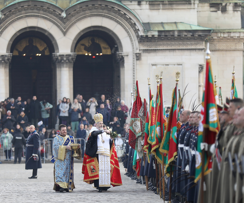 МО: На Богоявление беше отслужен водосвет на бойните знамена и знамената-светини на Българската армия