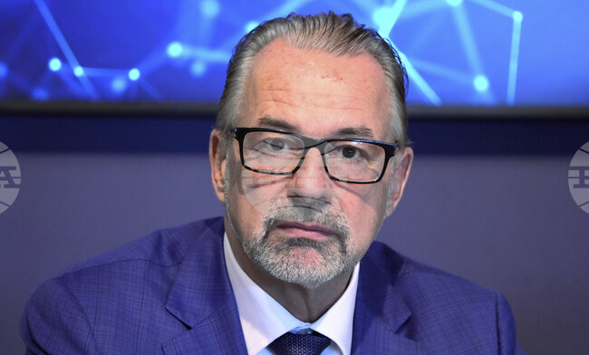 Космическите амбиции на Европа са изложени на риск заради зависимостта от НАСА, предупреждава ЕКА