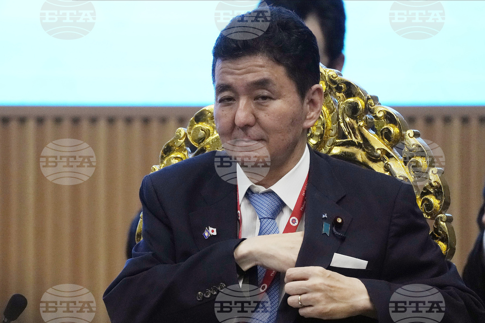 Японският премиер Кишида ще смени министъра на отбраната Киши в сряда, съобщи в. "Йомиури"