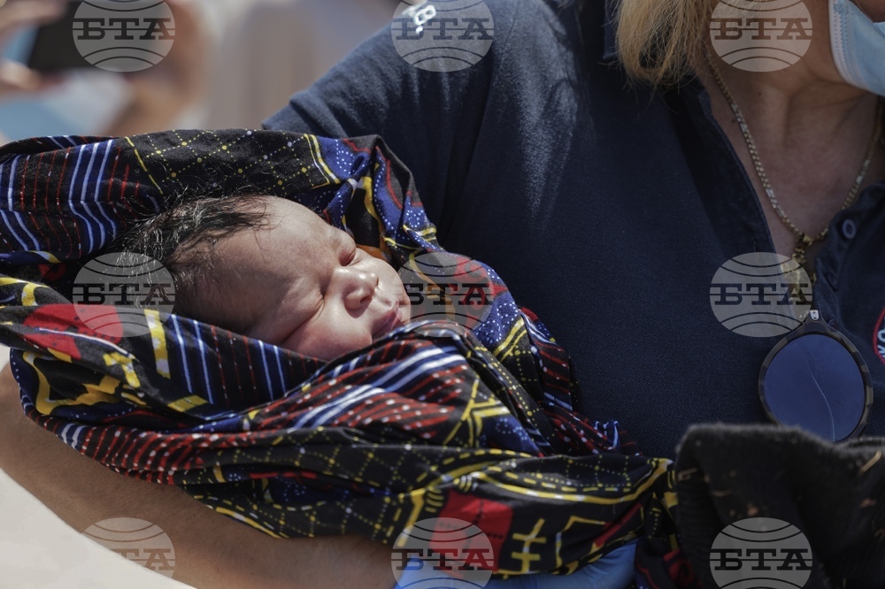 Турският здравен министър защити ограниченията за цезаровото сечение на фона на негативни реакции срещу кампания за раждаемост