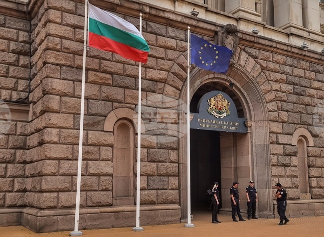 Рейтинговата агенция "Скоуп рейтингс" повиши дългосрочния кредитен рейтинг на България