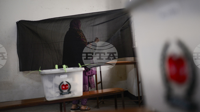 Бангладеш ще произведе първите си избори след отстраняването на Шейх Хасина през февруари