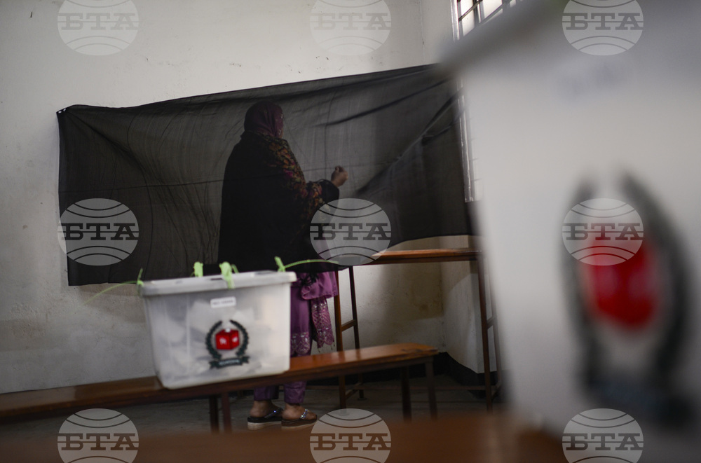 Бангладеш ще произведе първите си избори след отстраняването на Шейх Хасина през февруари