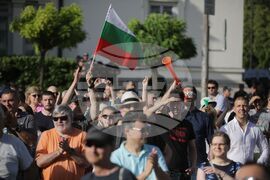 Правителство - подкрепа - демонстрация