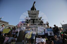 Правителство - подкрепа - демонстрация