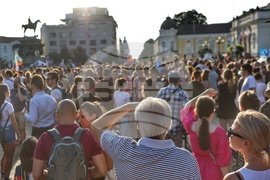 Правителство - подкрепа - демонстрация