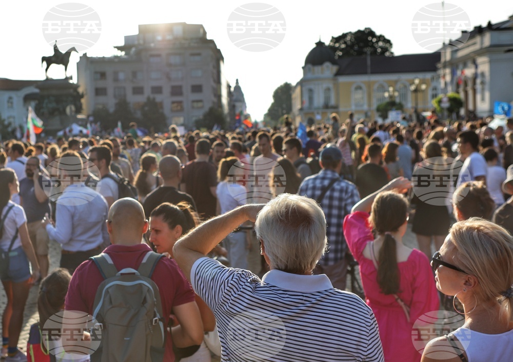 Правителство - подкрепа - демонстрация