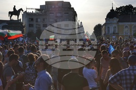 Правителство - подкрепа - демонстрация