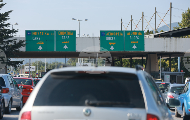 Гръцките власти заловиха най-голямата досега незаконна пратка електронни цигари на границата със Северна Македония 