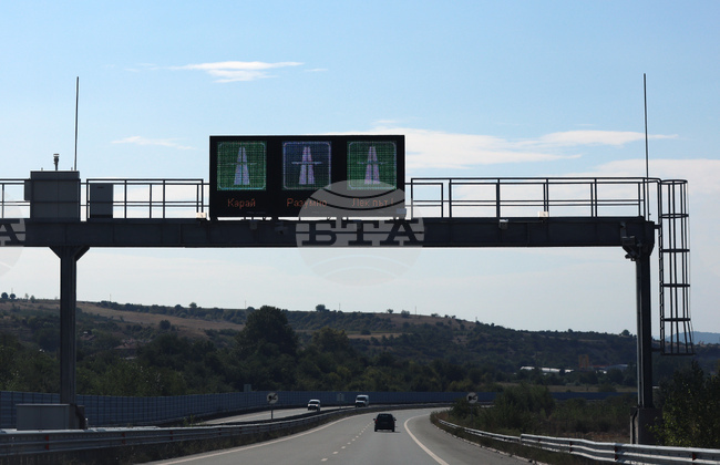 Трафикът при 159-и км на АМ „Струма“ в посока София ще се осъществява само в една лента, съобщиха от АПИ