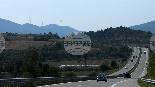 Временно ще се променя организацията на движение в участъци от автомагистрала „Струма“ в област Кюстендил заради ремонти