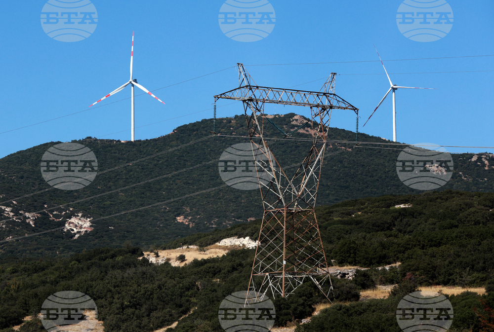 През изминалото денонощие близо 13 процента от електричеството в Европа е осигурено от вятърната енергия 