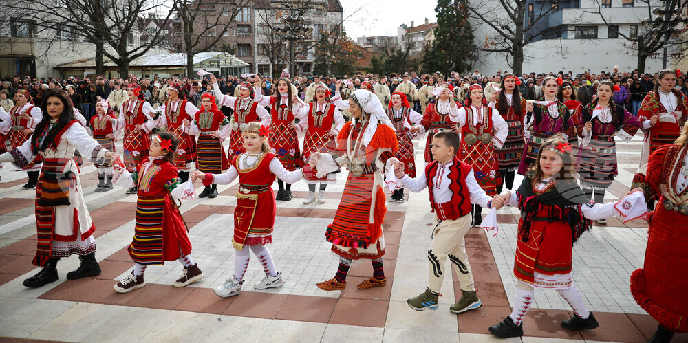 Благоевград - Кукерски игри в Пиринско - фестивал