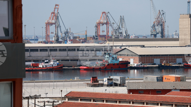 Гръцките корабособственици излязоха с призив за приложими решения за декарбонизацията на сектора