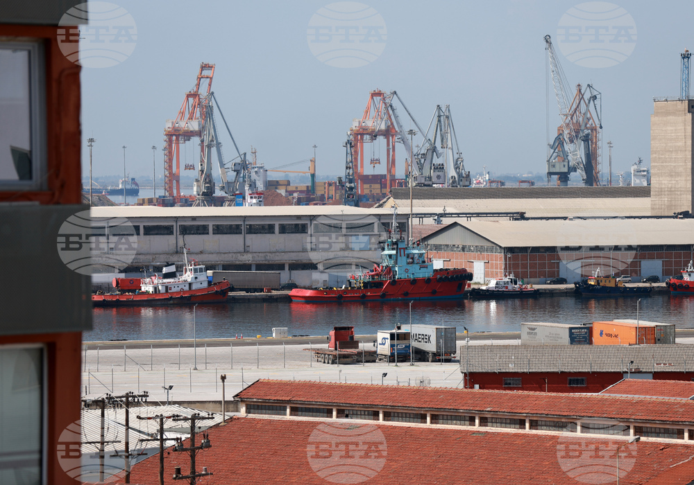 Турски шофьор на камион е арестуван на пристанището в Солун по подозрения в превозване на нелегални мигранти 