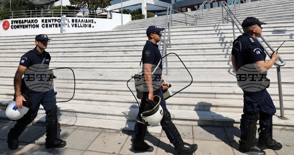 Двама са убитите и над 10 ранените при стрелбата вчера на о.Крит заради семейна вражда, съобщи гръцката полиция