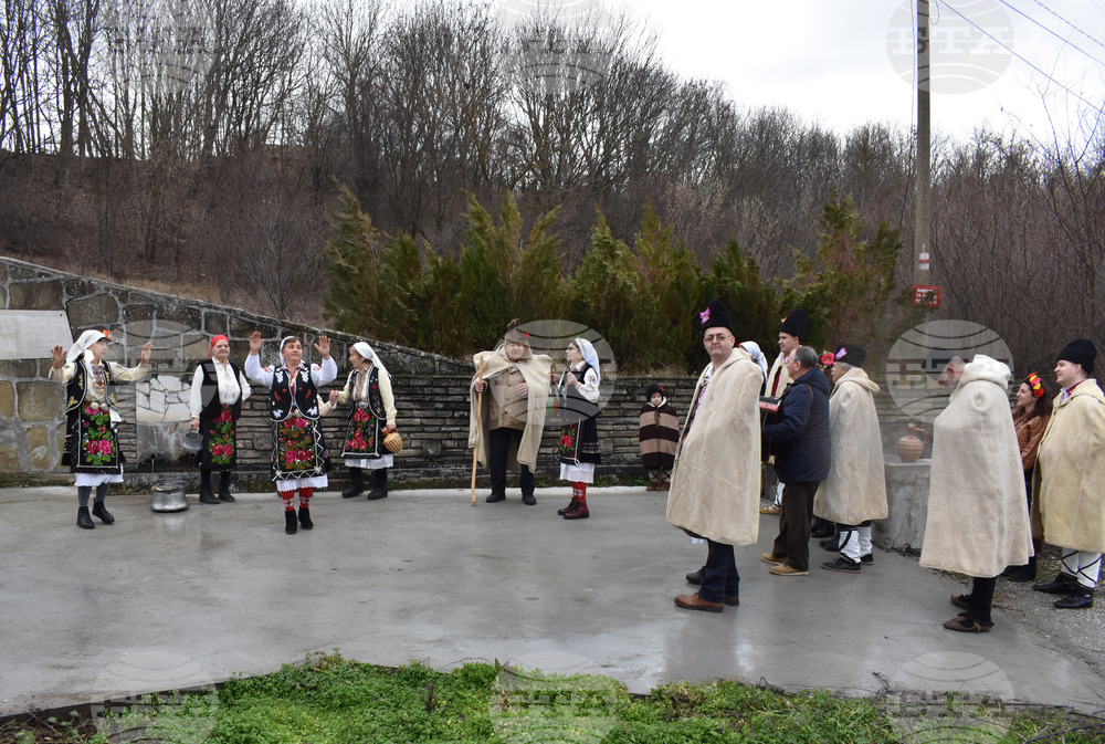 Село Караисен - обичаят Иванови влачуги