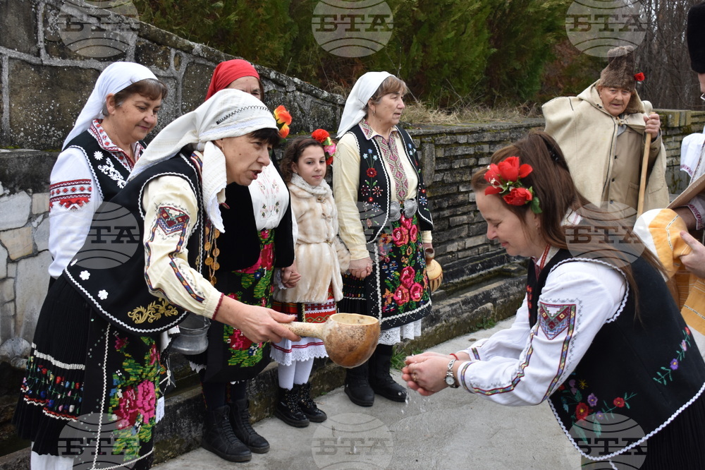 Село Караисен - обичаят Иванови влачуги