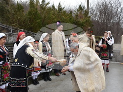 Село Караисен - обичаят Иванови влачуги