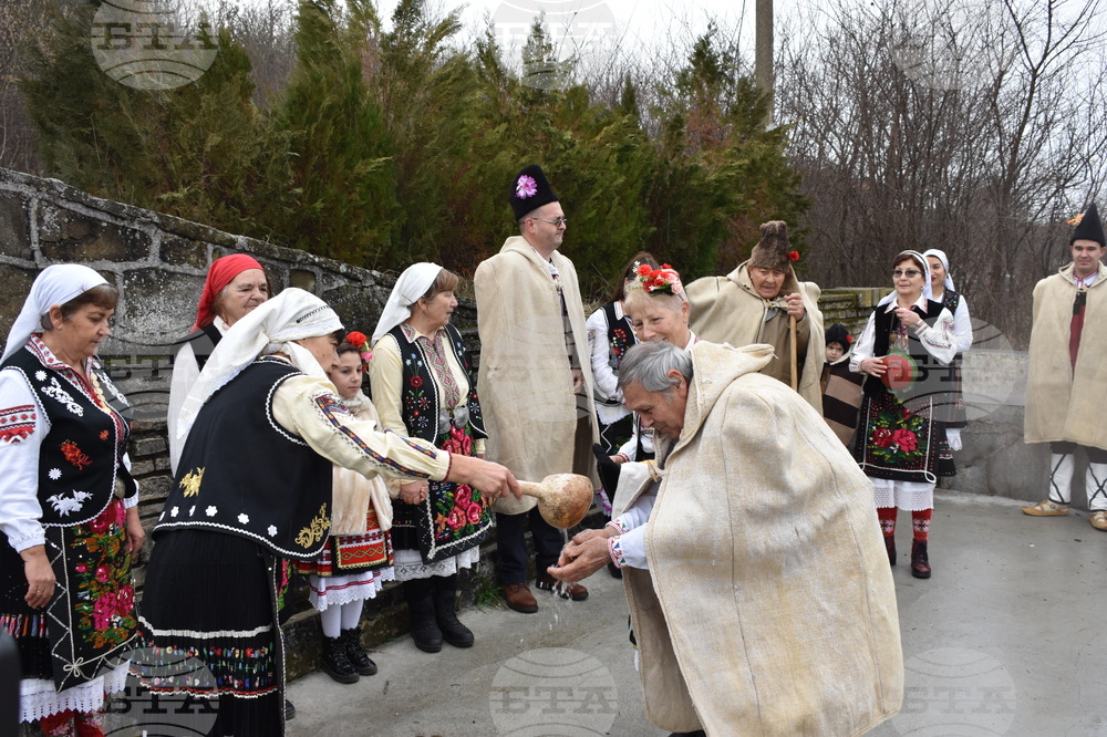 Село Караисен - обичаят Иванови влачуги