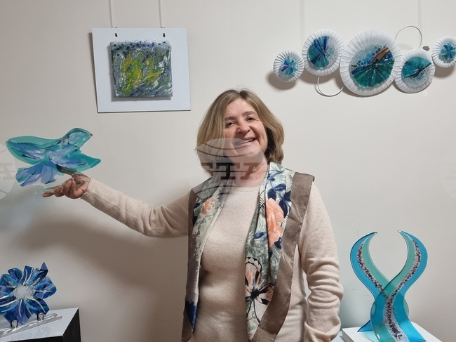 Плевен - изложба - стъклени композиции