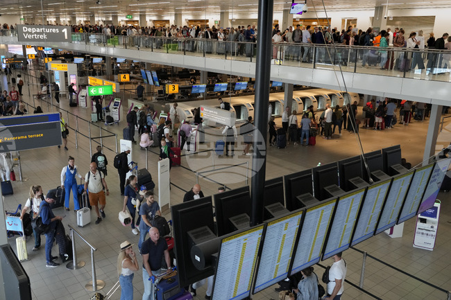 Над 76 млн. пътници са преминали през нидерландските летища през 2024 г.