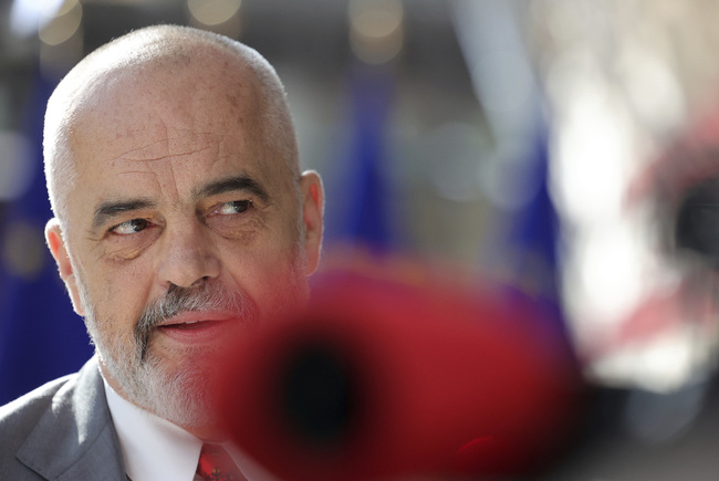 Албанският премиер Еди Рама: Нашата амбиция е до 2030 г. да имаме военен износ от марката „Произведено в Албания“