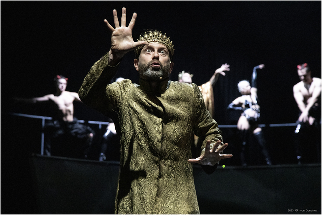 Драматичен театър „Никола Вапцаров“ – Благоевград: Грандиозният спектакъл „Метаморфози“ с премиера в София през февруари