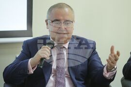 Висше училище по застраховане и финанси - конференция