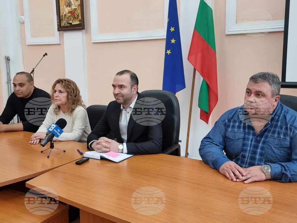 Кметът на Кюстендил представи новите служители към общината