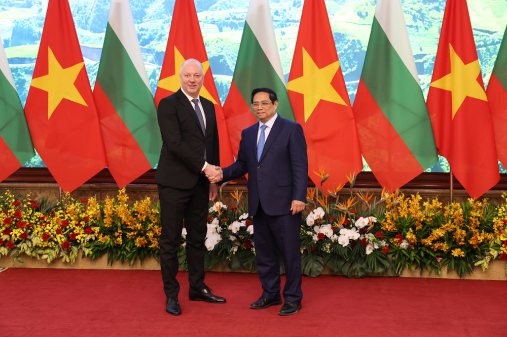 НС: Съществува неизползван потенциал в търговско-икономическите ни връзки, трябва да положим усилия за повишаване на стокообмена, отбеляза председателят на Народното събрание Росен Желязков на разговора си с премиера на Виетнам