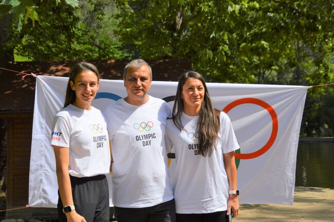 Кметът Илко Стоянов и олимпийските шампионки Евелина Николова и Мадлен Радуканова  се включиха във факелно бягане по повод Международния олимпийски ден