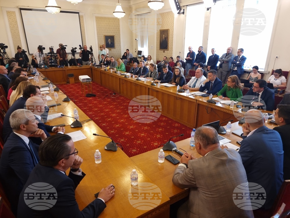 Парламент - Комисия по външна политика