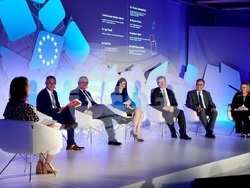 Мария Габриел постави началото на европейска мрежа от иновативни висши учебни заведения