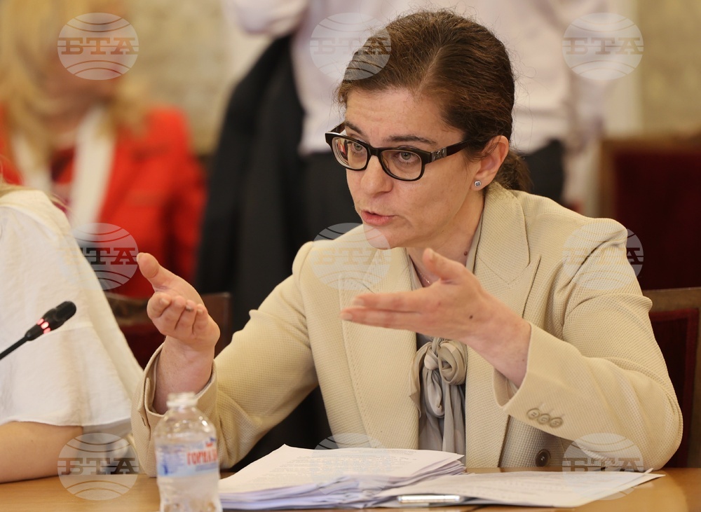 Парламент - Комисия по външна политика