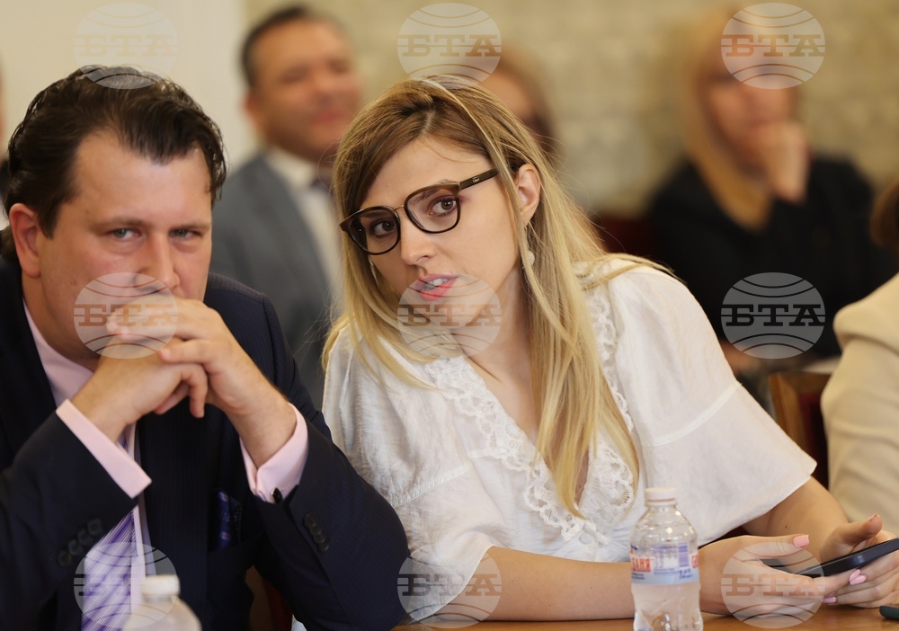 Парламент - Комисия по външна политика