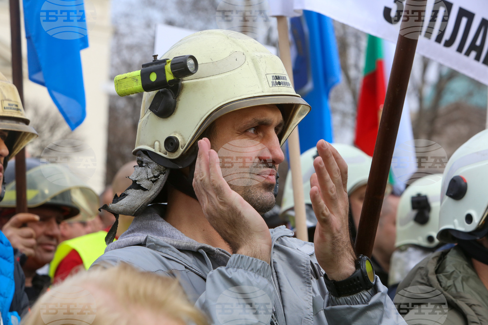 Полицаи, пожарникари и надзиратели излизат утре на протест в Ямбол