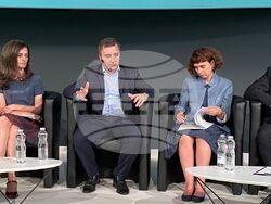 Министър Николов: В бъдеще електроенергията все по-често ще се произвежда там, където се консумира