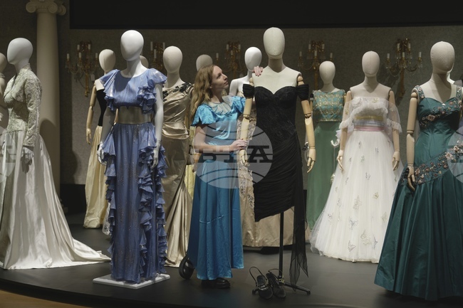 Восъчната двойничка на принцеса Даяна в музея "Гревен" в Париж носи "роклята на отмъщението"