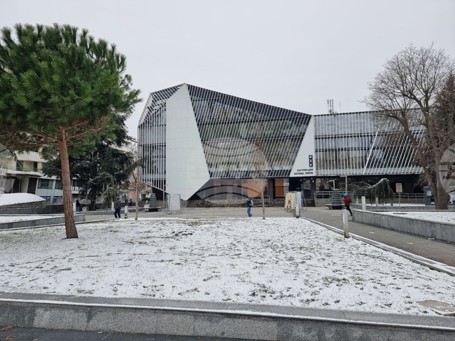 НАТФИЗ "Кръстьо Сарафов" подготвя разкриването на първия си филиал извън столицата - в Бургас