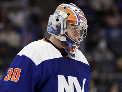 Canucks Islanders Hockey