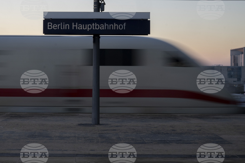 Полицията в Германия разследва оплаквания от дразнещ газ в германски високоскоростен влак