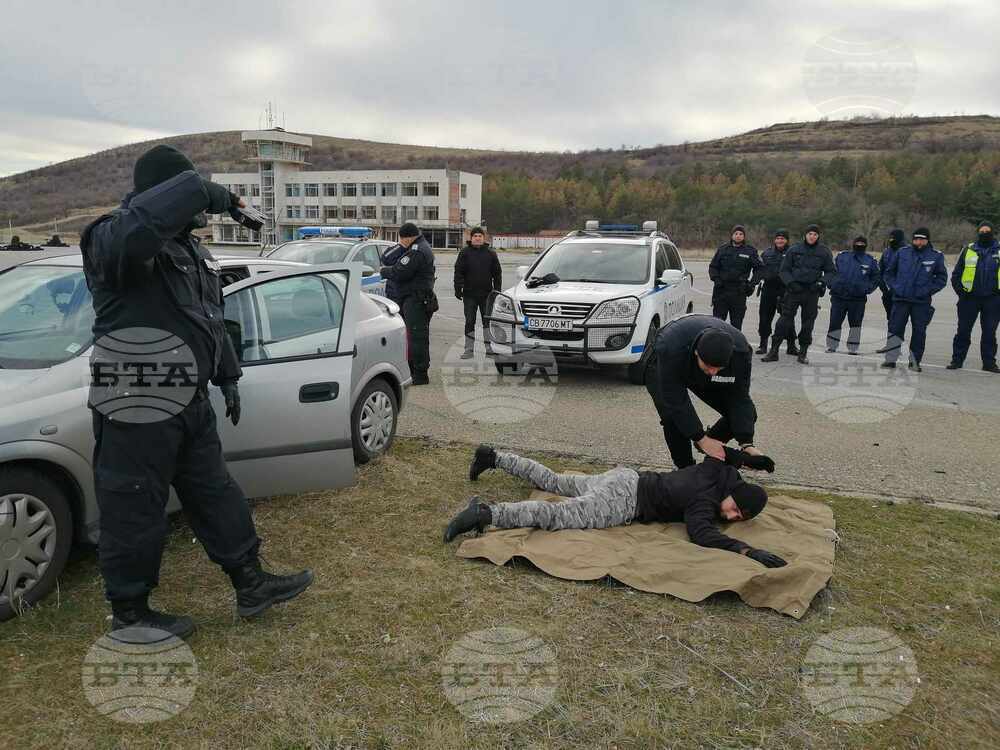 Служители на полицията в Сливен се обучават за подобряване на професионалната си класификация