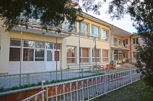 Община Варна: Кметът Благомир Коцев подписа проекти за над 14,5 милиона лева за нови сгради, корпуси и пристройки на училища, детски градини и ясла